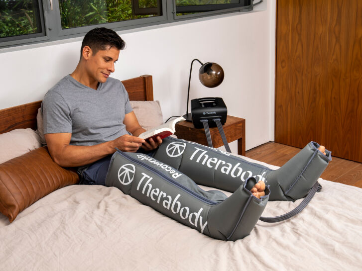 RecoveryAir PRO Generation 1 | Compression Boots | Therabody.com